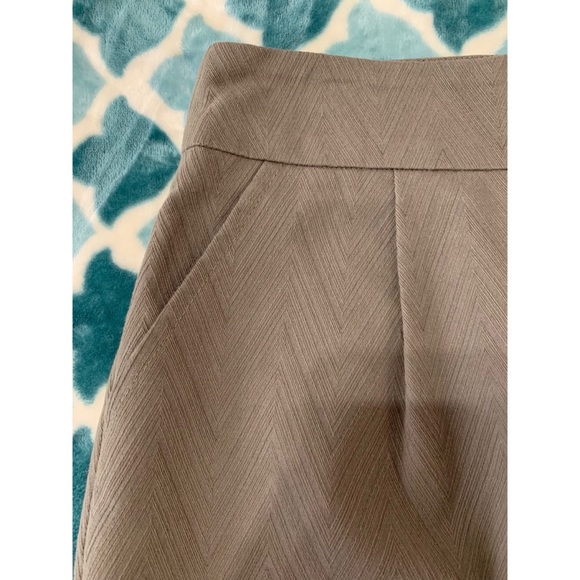 TRINA TURK Gray Textured Skirt - Picture 2 of 4